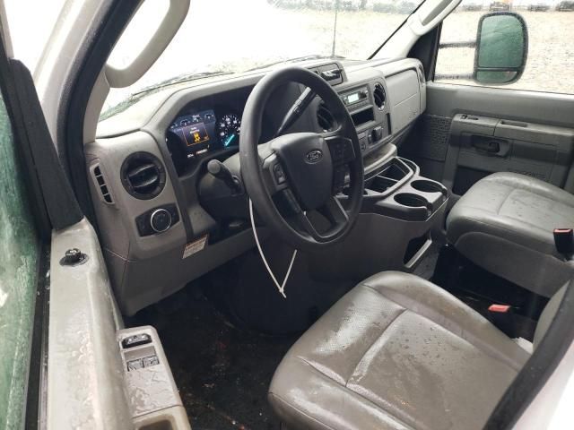 2025 Ford Econoline E350 Super Duty Cutaway Van