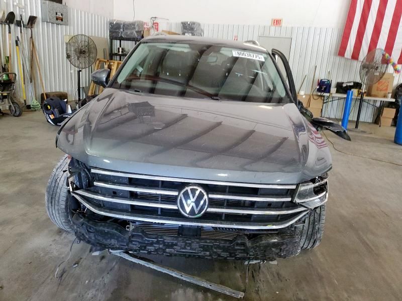 2022 Volkswagen Tiguan SE