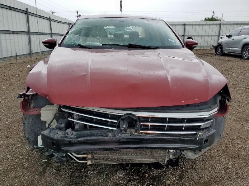 2018 Volkswagen Passat SE