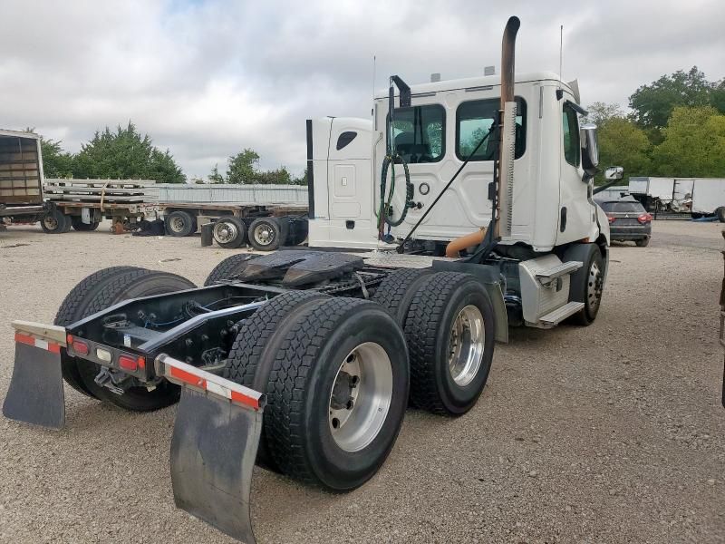 2019 Freightliner Cascadia 116