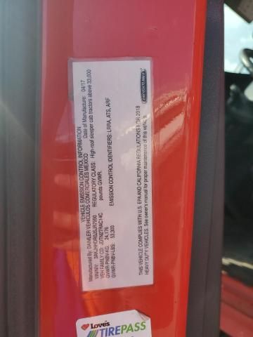 2018 Freightliner Cascadia 126 Semi Truck