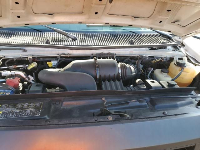 2010 Ford Econoline E450 Super Duty Cutaway Van