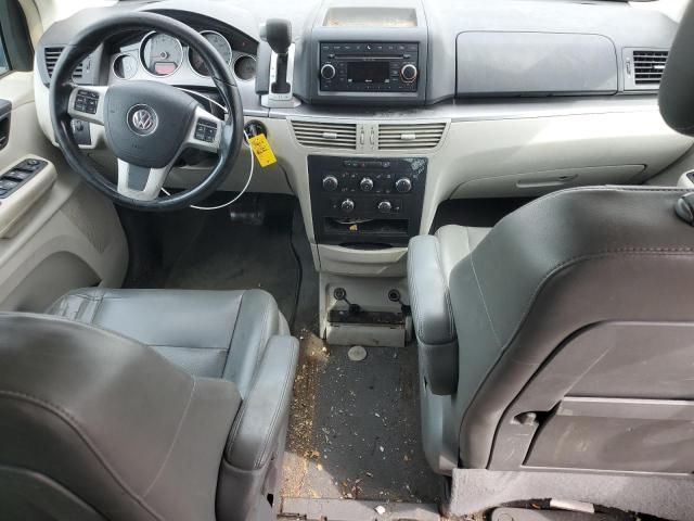 2011 Volkswagen Routan SE