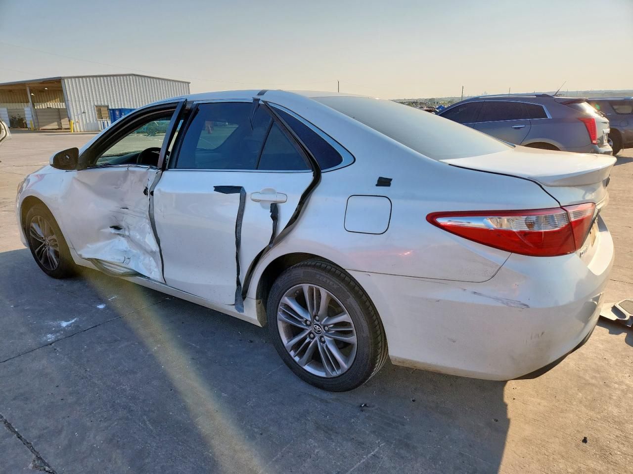 2016 Toyota Camry le
