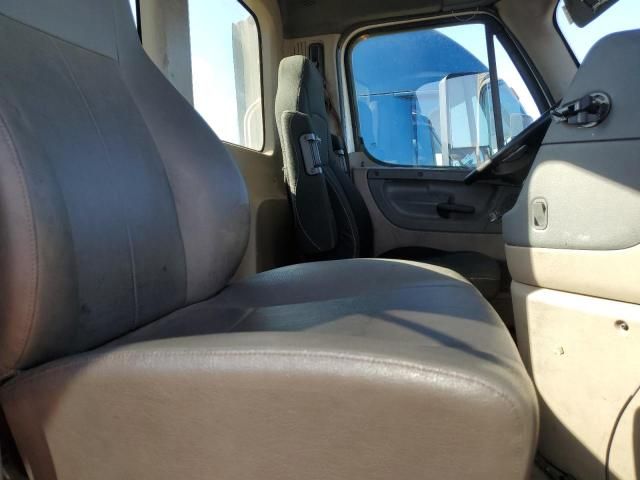 2017 Freightliner Cascadia 1-Trucks Semi Truck