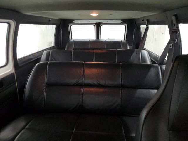 2001 Dodge RAM Wagon B2500