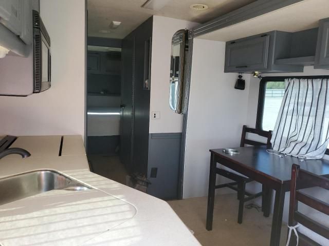 2000 Workhorse Custom Chassis 2000 Winnebago ADVENER35F-RVS RV