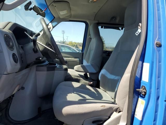 2014 Ford Econoline E350 Super Duty Wagon