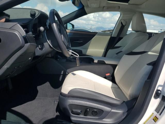 2025 Lexus ES 300H Base