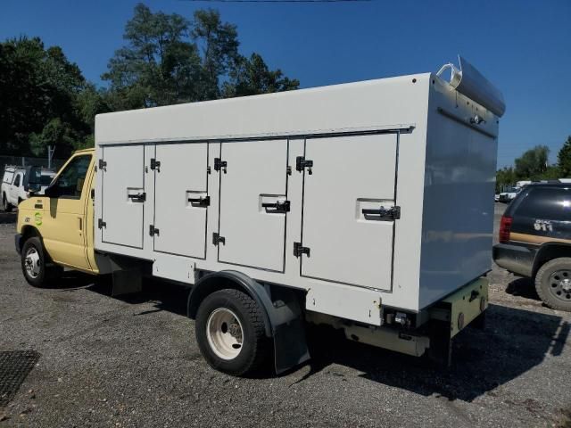 2019 Ford Econoline E450 Super Duty Cutaway Van