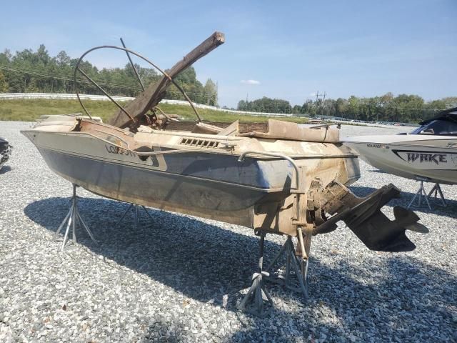 1983 Larson Boat