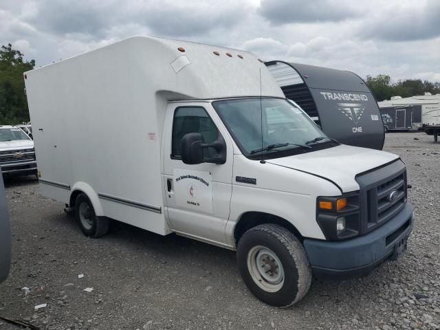 2017 Ford Econoline E350 Super Duty Cutaway Van