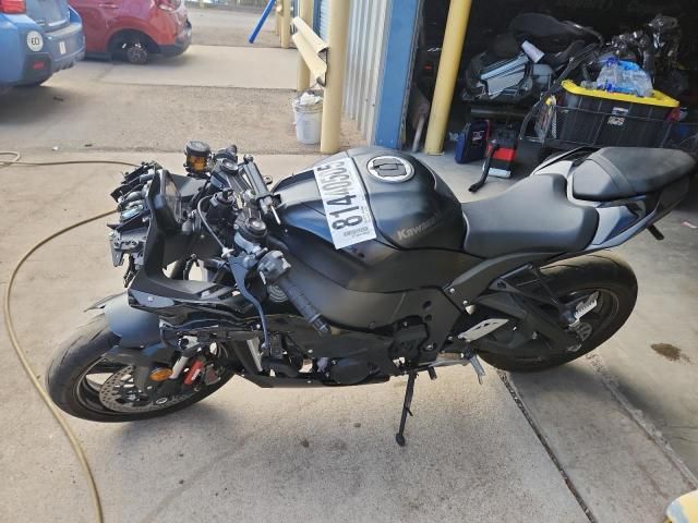 2025 Kawasaki ZX1002 L
