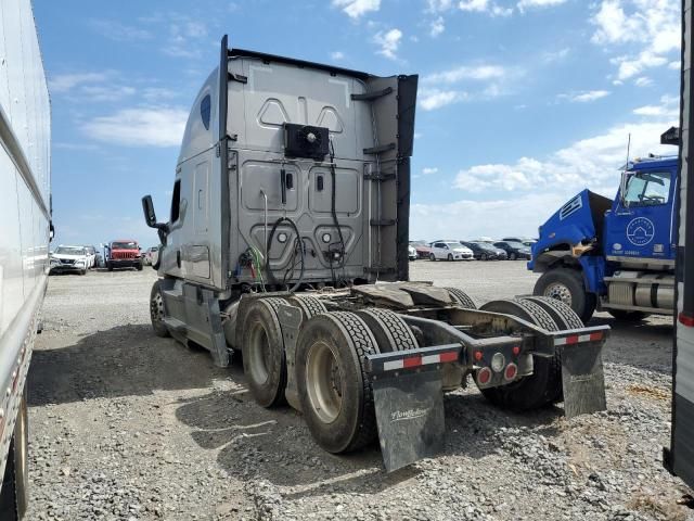 2019 Freightliner Cascadia 126 Semi Truck