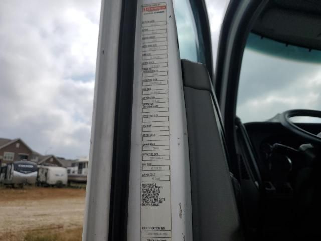 2014 Kenworth T680 Semi Truck