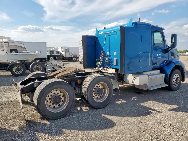2017 Peterbilt 579 Semi Truck