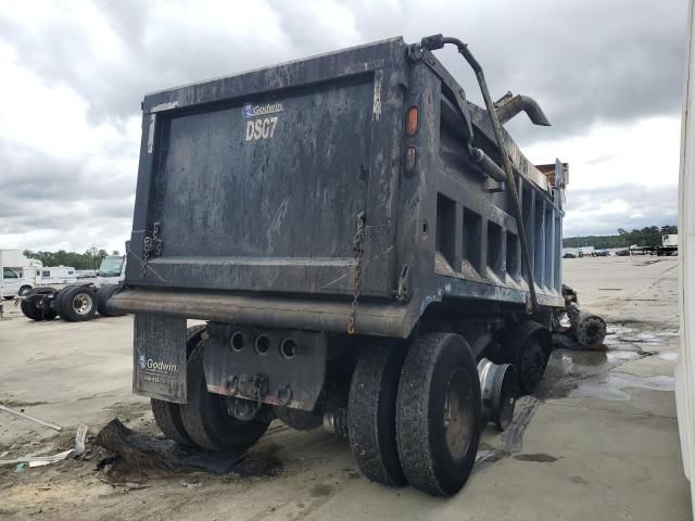 2025 Peterbilt Tractor 2025 Peterbilt 567 Dump Truck