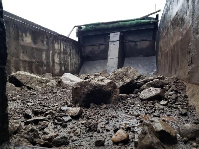 2005 Peterbilt 379 Dump Truck