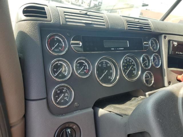 2012 Freightliner Cascadia 125 Semi Truck