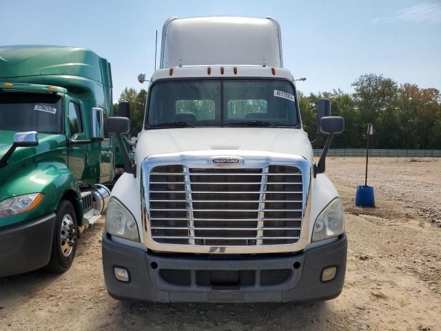2012 Freightliner Cascadia Semi Truck