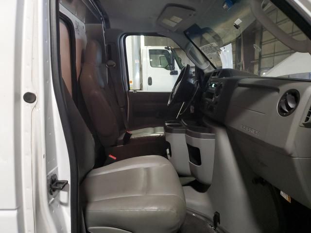 2023 Ford Econoline E350 Super Duty Cutaway Van