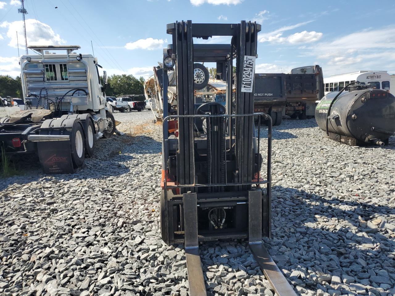 2005 Toyota 7FCCU25 Forklift