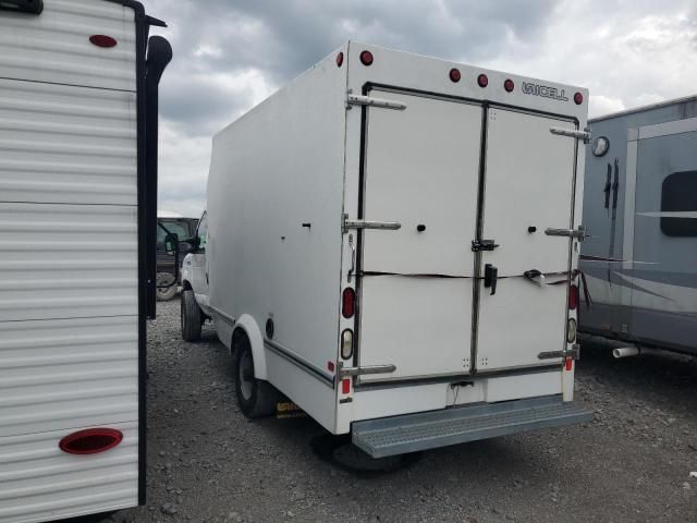 2017 Ford Econoline E350 Super Duty Cutaway Van