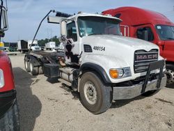2006 Mack CV713 ROLL-OFF Container Truck en venta en Greenwell Springs, LA
