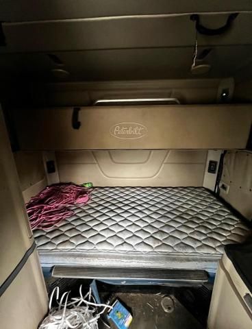 2015 Peterbilt 579-Trucks