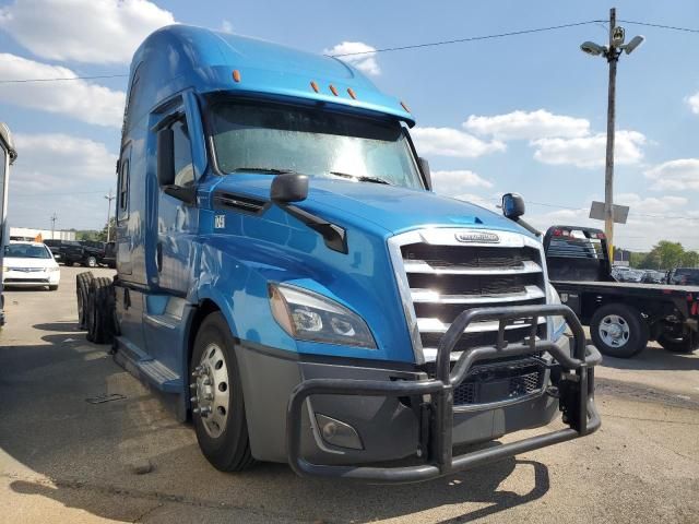 2022 Freightliner Cascadia 126