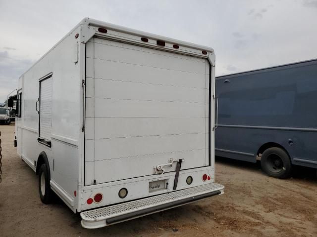 2004 Ford Econoline E450 Super Duty Commercial STR