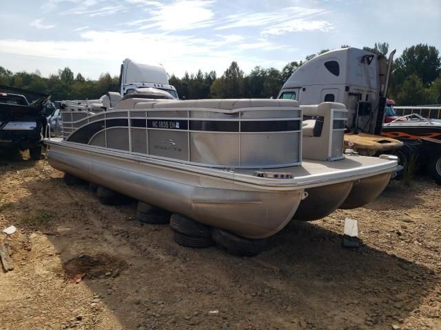 2019 Bennington Marine Pontoon