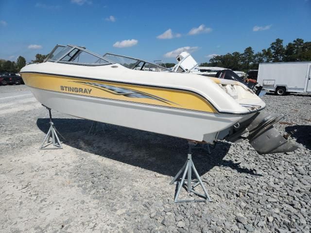 2005 Stingray Boat-Boat