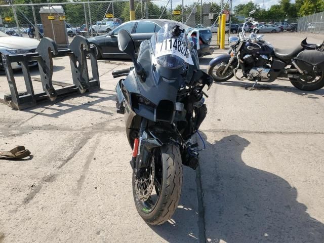 2021 Kawasaki ZX1002 L