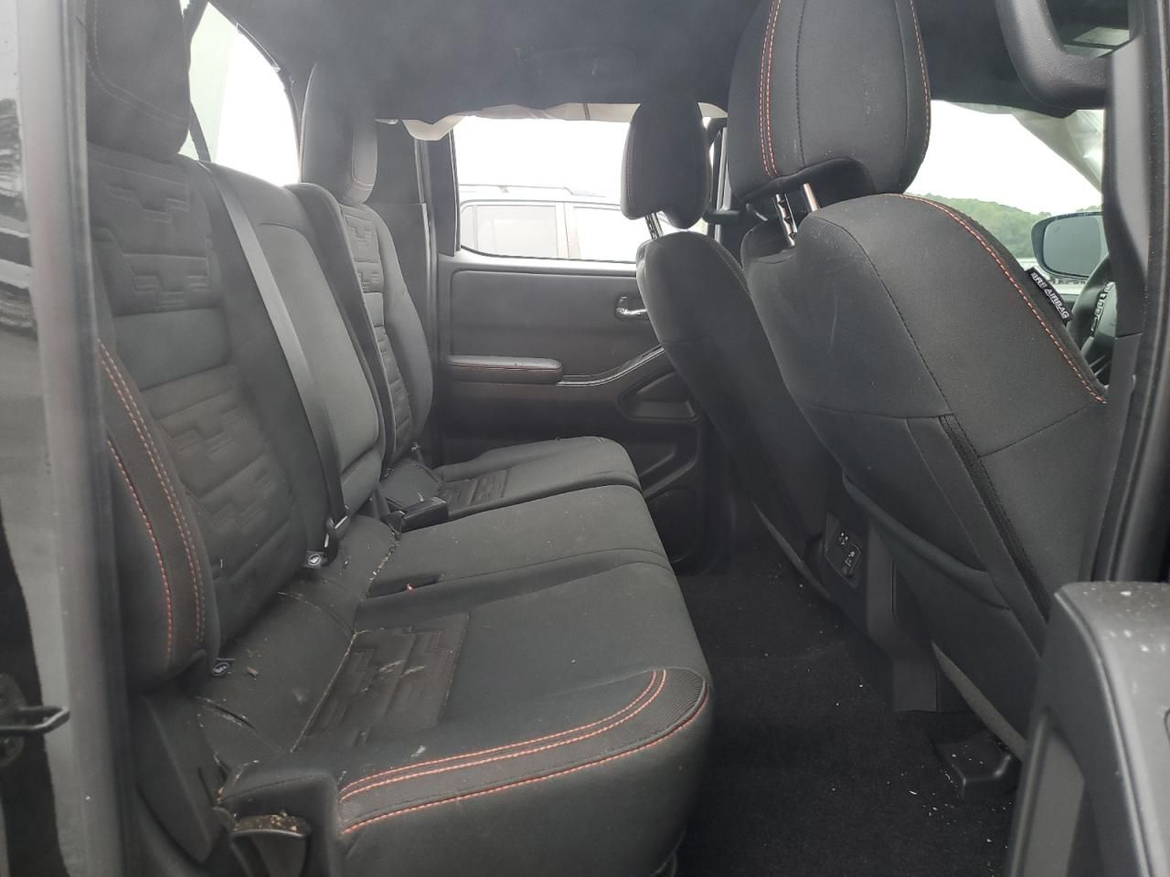 2025 Nissan Frontier s