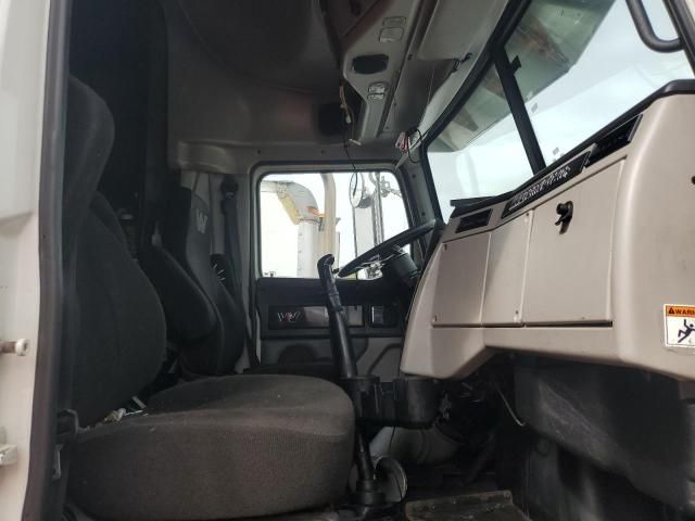 2016 Westenstar 2016 Western Star 4900 Semi Truck