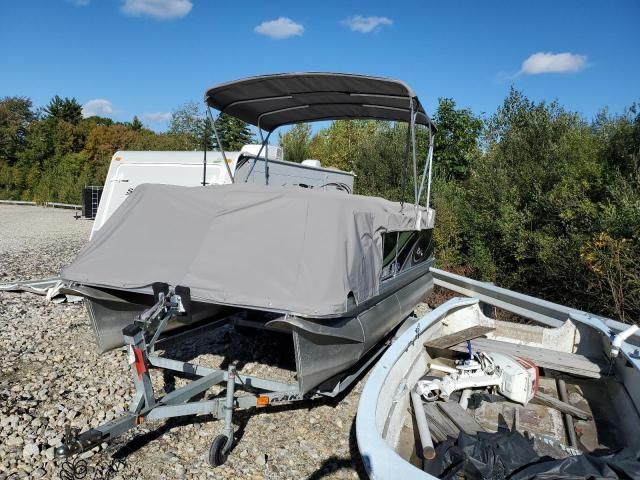 2014 Apex Qwest LS 816-Boat