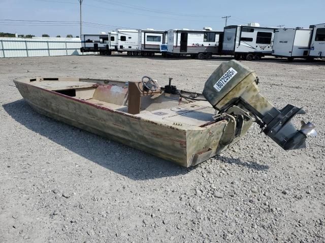 2000 Alumacraft Boat