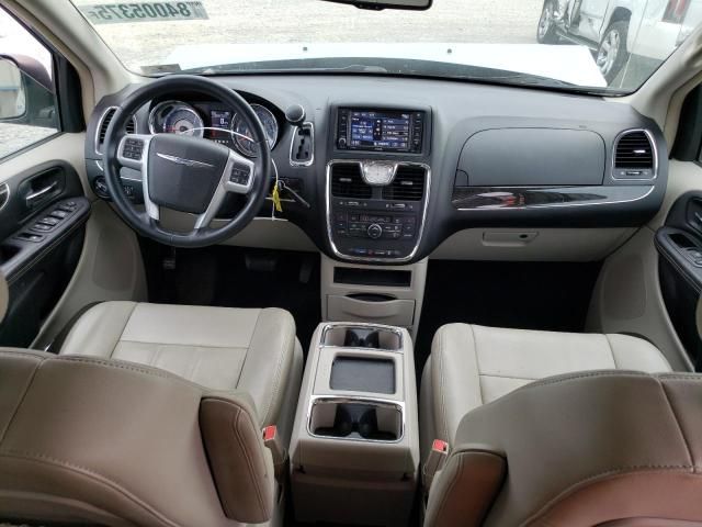 2013 Chrysler Town & Country Touring
