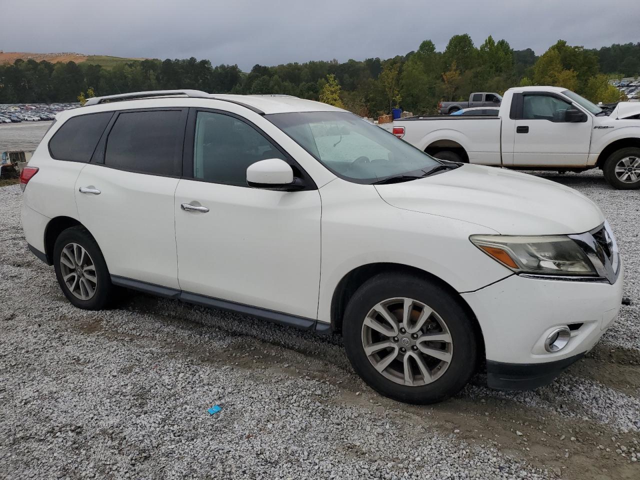 2016 Nissan Pathfinder s