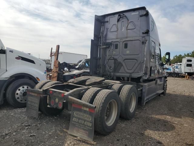 2015 Freightliner Cascadia Semi Truck