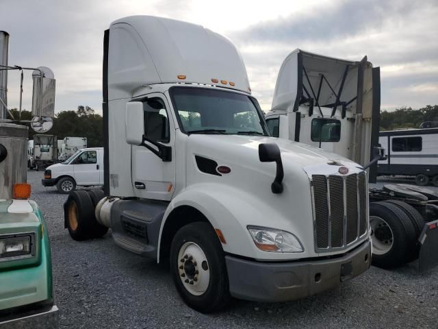 2016 Peterbilt Tractor 2016 Peterbilt 579 Semi Truck