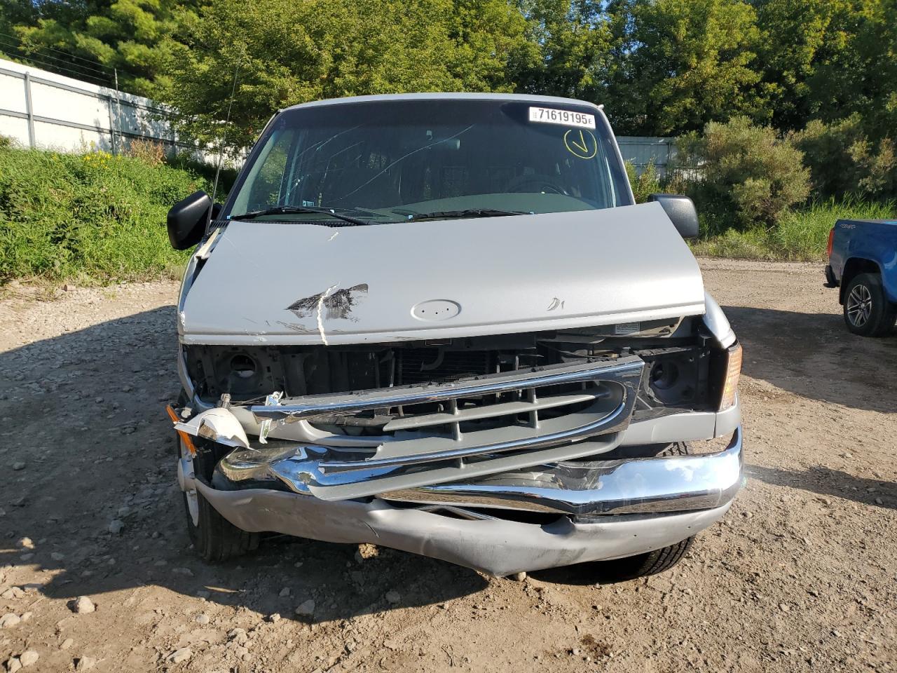 2000 Ford Econoline E350 Super Duty Wagon