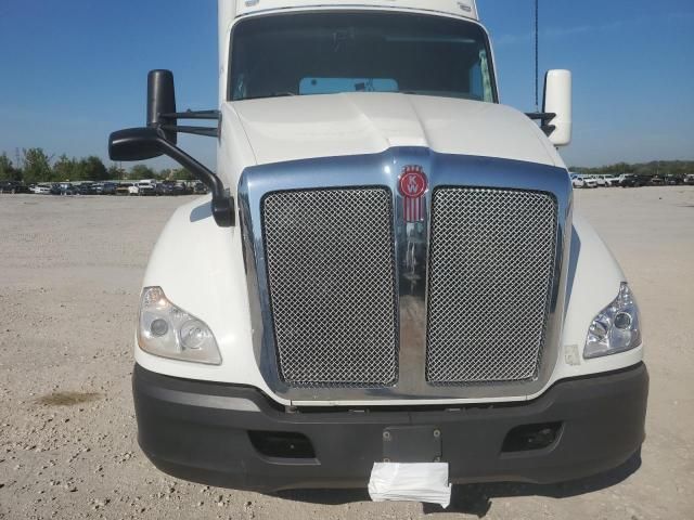 2017 Kenworth T680 Semi Truck