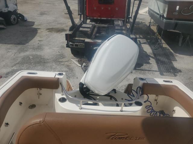 2023 Pioneer 222 Sportfish