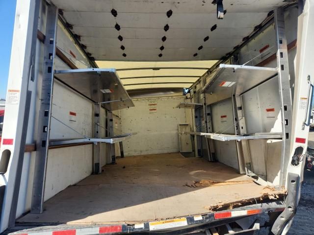 2023 GMC Savana CUT-BOX Truck