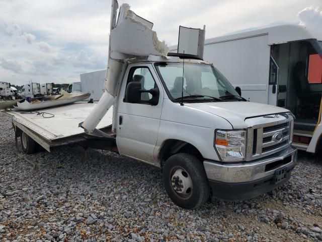 2024 Ford Econoline E450 Super Duty Cutaway Van