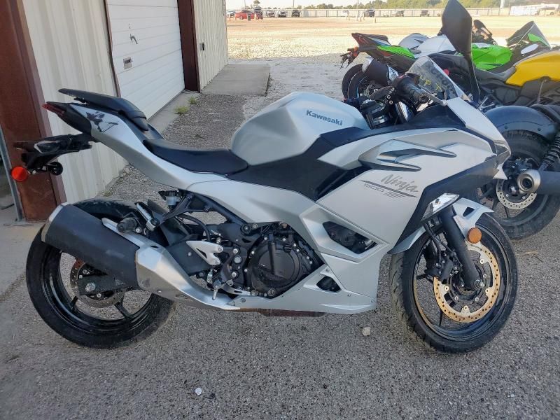 2025 Kawasaki EX500