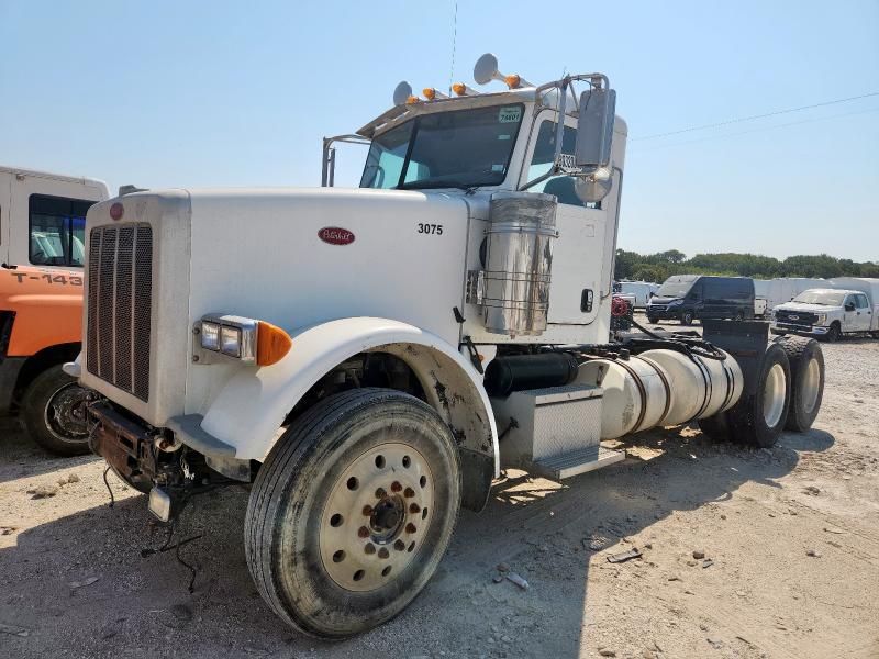 2012 Peterbilt 367 Semi Truck