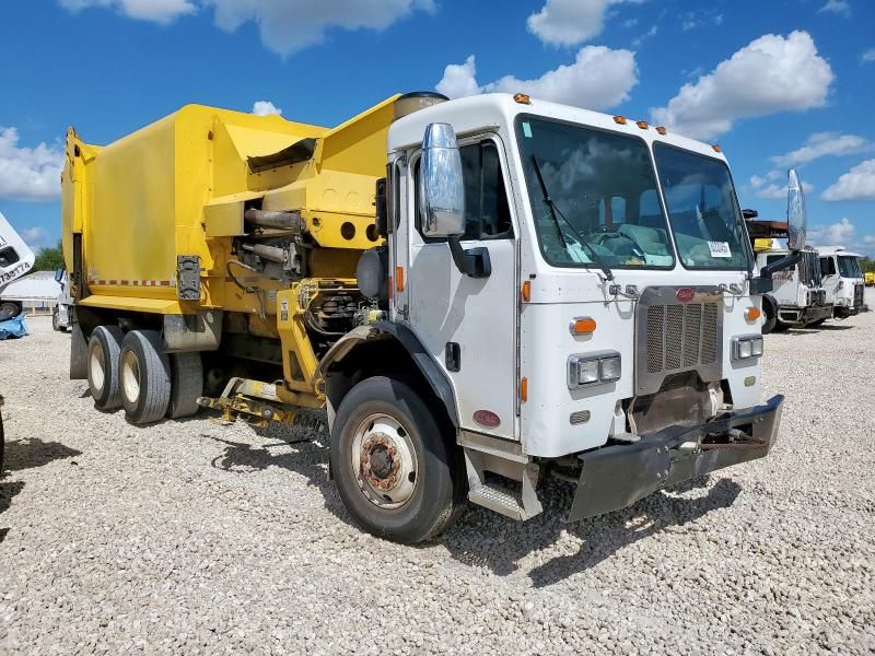 2018 Peterbilt 320 Refuse Truck